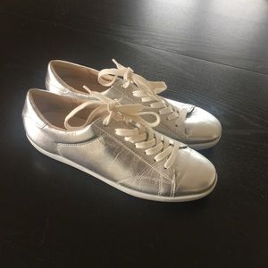 Women’s Sneakers